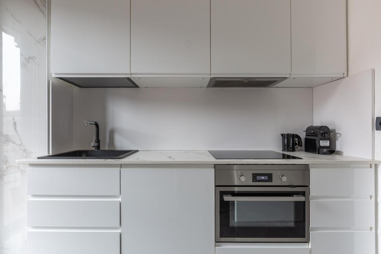 Bnbutler - Largo Promessi Sposi - Moderno E Confortevole มิลาน ภายนอก รูปภาพ